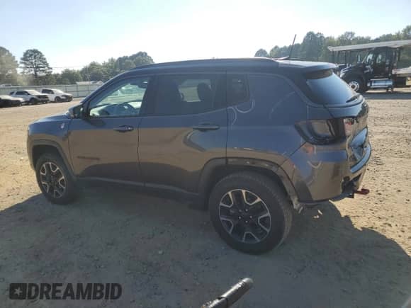 2019 Jeep Compass Trailhawk with VIN 3C4NJDDB2KT713400, listed as a Copart auction lot 84782185 with 63,337 mi miles and Salvage title. Bid and sale history available at DreamBid. Image 2.