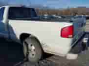 2000 Chevrolet S-10 LS с VIN 1GCDT19WXYK212880, выставлен на аукционе IAAI как лот 41532876 с пробегом 168 080 миль миль и . История ставок и продаж доступна на DreamBid. Изображение 13.