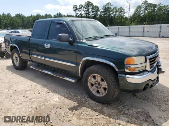 2005 GMC Sierra 1500 SLT z VIN 2GTEK19B251331894, wystawiony jako Copart lot #68260014 z przebiegiem 299 340 mil mil oraz Szkoda całkowita • Salvage title. Historia ofert i sprzedaży dostępna na DreamBid. Obrazek 4.