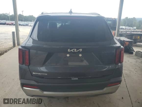 2024 Kia Sorento S with VIN 5XYRL4JC6RG286748, listed as a Copart auction lot 83995015 with 26,500 mi miles and Clean title. Bid and sale history available at DreamBid. Image 6.