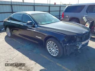 2012 BMW 7 Series 750Li xDrive с VIN WBAKC8C53CC435553, выставлен на аукционе IAAI как лот 41852097 с пробегом 127 418 миль миль и . История ставок и продаж доступна на DreamBid. Изображение 1.