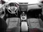 2015 Nissan Rogue SL z VIN 5N1AT2MVXFC874436, wystawiony jako Copart lot #82303885 z przebiegiem 257 237 mil mil oraz Czysty tytuł • Clean title. Historia ofert i sprzedaży dostępna na DreamBid. Obrazek 8.