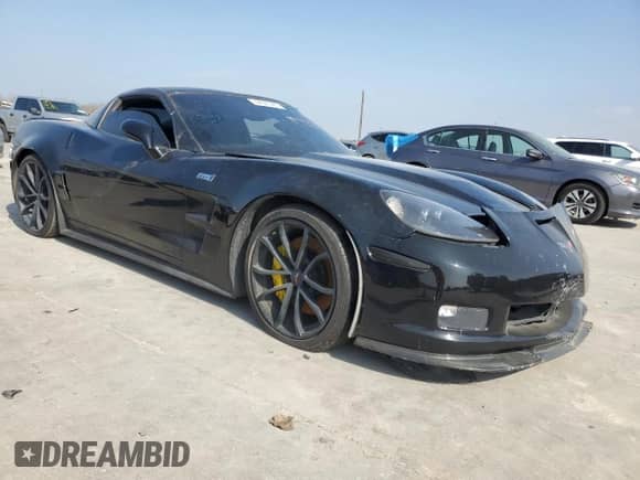 2013 Chevrolet Corvette ZR1 3ZR z VIN 1G1YN2DT0D5800450, wystawiony jako Copart lot #44541455 z przebiegiem Nie podano mil oraz Szkoda całkowita • Salvage title. Historia ofert i sprzedaży dostępna na DreamBid. Obrazek 4.