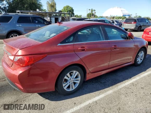 2014 Hyundai Sonata GLS z VIN 5NPEB4AC0EH874388, wystawiony jako Copart lot #69233265 z przebiegiem 172 507 mil mil oraz Szkoda całkowita • Salvage title. Historia ofert i sprzedaży dostępna na DreamBid. Obrazek 3.