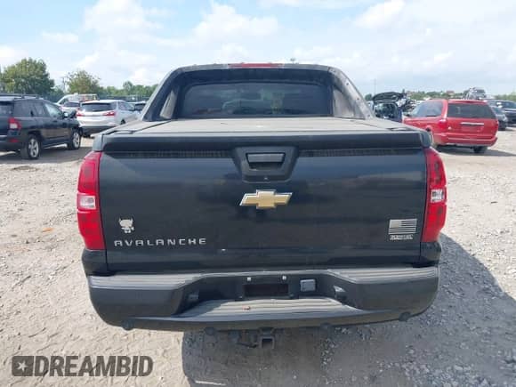 2010 Chevrolet Avalanche LS with VIN 3GNVKEE06AG120699, listed as a IAAI auction lot 42970063 with 174,015 mi miles and . Bid and sale history available at DreamBid. Image 16.