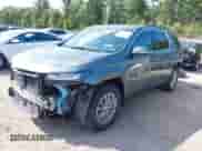 2022 Chevrolet Traverse LT Cloth z VIN 1GNEVGKW9NJ154748, wystawiony jako IAAI lot #40342428 z przebiegiem 26 343 mil mil oraz . Historia ofert i sprzedaży dostępna na DreamBid. Obrazek 2.