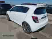 2013 Chevrolet Sonic RS z VIN 1G1JH6SB5D4146819, wystawiony jako IAAI lot #41742164 z przebiegiem 185 401 mil mil oraz . Historia ofert i sprzedaży dostępna na DreamBid. Obrazek 3.