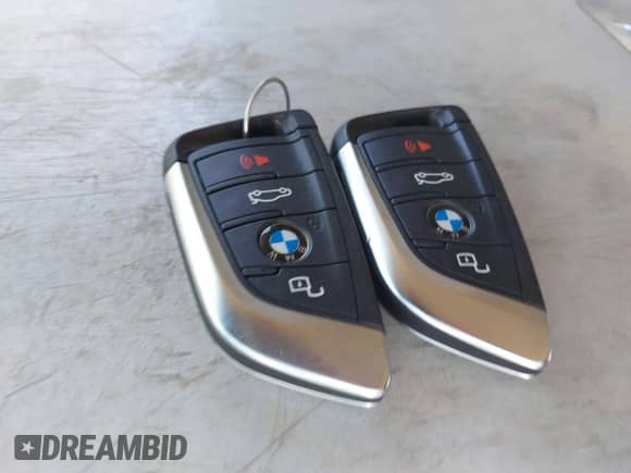 2021 BMW 3 Series 330e xDrive z VIN 3MW5P9J07M8B73432, wystawiony jako IAAI lot #43228949 z przebiegiem 37 102 mil mil oraz . Historia ofert i sprzedaży dostępna na DreamBid. Obrazek 11.