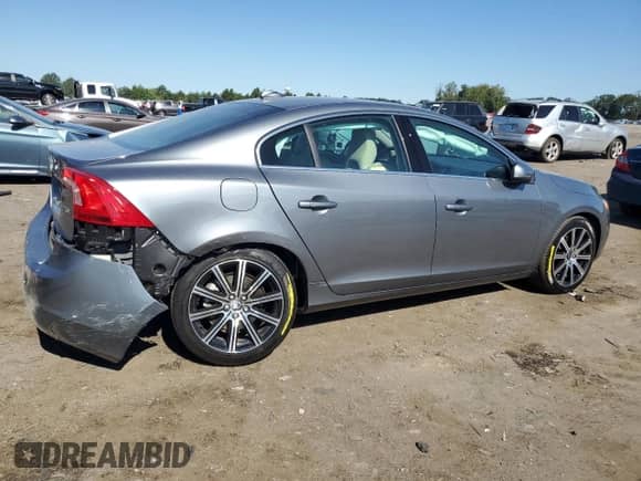 2018 Volvo S60 Inscription Platinum с VIN LYV402TM9JB156991, выставлен на аукционе Copart как лот 70232645 с пробегом 8 284 миль миль и Списание • Salvage title. История ставок и продаж доступна на DreamBid. Изображение 3.