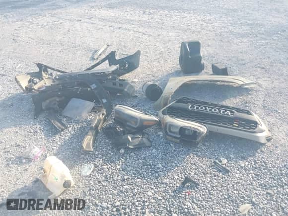 2017 Toyota Tacoma SR5 with VIN 3TMCZ5AN9HM105462, listed as a IAAI auction lot 43274681 with 96,665 mi miles and . Bid and sale history available at DreamBid. Image 12.