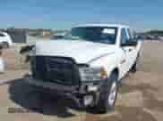 2013 Ram 1500 Express z VIN 1C6RR6FT2DS500566, wystawiony jako IAAI lot #42860442 z przebiegiem 198 907 mil mil oraz . Historia ofert i sprzedaży dostępna na DreamBid. Obrazek 2.
