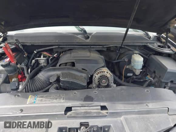 2010 Chevrolet Suburban LT z VIN 1GNUCJE06AR138587, wystawiony jako IAAI lot #42145484 z przebiegiem 283 318 mil mil oraz . Historia ofert i sprzedaży dostępna na DreamBid. Obrazek 10.