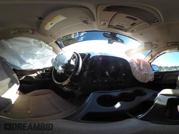 2017 Chevrolet Silverado 1500 LT с VIN 1GCRCREC9HZ220850, выставлен на аукционе IAAI как лот 40985515 с пробегом Не указан миль и . История ставок и продаж доступна на DreamBid. Изображение 18.