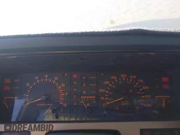 1988 Nissan Pathfinder z VIN JN8HD16Y3JW032843, wystawiony jako IAAI lot #43513726 z przebiegiem 198 673 mil mil oraz . Historia ofert i sprzedaży dostępna na DreamBid. Obrazek 7.