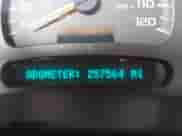 2005 GMC Sierra 1500 SLE с VIN 2GTEK13T851393981, выставлен на аукционе IAAI как лот 43417332 с пробегом 257 564 миль миль и . История ставок и продаж доступна на DreamBid. Изображение 15.