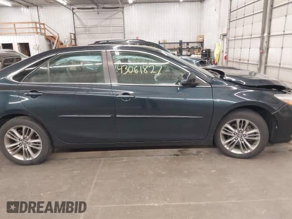 2017 Toyota Camry XLE с VIN 4T1BF1FK2HU327005, выставлен на аукционе IAAI как лот 43061827 с пробегом Не указан миль и . История ставок и продаж доступна на DreamBid. Изображение 14.