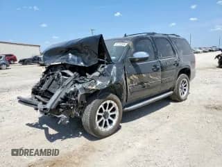 2013 Chevrolet Tahoe LS z VIN 1GNSCAE01DR137486, wystawiony jako Copart lot #67124555 z przebiegiem Nie podano mil oraz Szkoda całkowita • Salvage title. Historia ofert i sprzedaży dostępna na DreamBid. Obrazek 1.