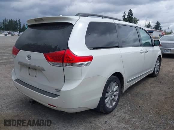 2014 Toyota Sienna Limited с VIN 5TDDK3DC1ES076946, выставлен на аукционе IAAI как лот 42563258 с пробегом 85 197 миль миль и . История ставок и продаж доступна на DreamBid. Изображение 4.