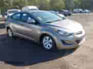 2016 Hyundai Elantra SE z VIN 5NPDH4AE4GH791979, wystawiony jako IAAI lot #43252882 z przebiegiem 154 658 mil mil oraz . Historia ofert i sprzedaży dostępna na DreamBid. Obrazek 1.