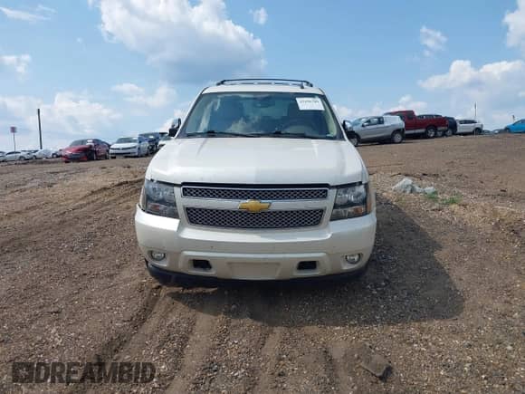 2013 Chevrolet Tahoe LTZ z VIN 1GNSCCE00DR130184, wystawiony jako IAAI lot #43196709 z przebiegiem 240 540 mil mil oraz . Historia ofert i sprzedaży dostępna na DreamBid. Obrazek 12.
