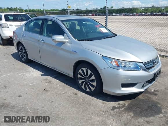2014 Honda Accord Touring z VIN 1HGCR6F74EA008809, wystawiony jako IAAI lot #42160566 z przebiegiem 66 879 mil mil oraz . Historia ofert i sprzedaży dostępna na DreamBid. Obrazek 1.