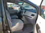 2013 Toyota Sienna LE AAS с VIN 5TDKK3DC9DS390320, выставлен на аукционе IAAI как лот 43214273 с пробегом 121 041 миль миль и . История ставок и продаж доступна на DreamBid. Изображение 5.