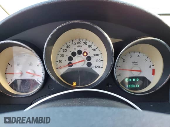 2009 Dodge Caliber SXT с VIN 1B3HB48A09D131986, выставлен на аукционе Copart как лот 74831314 с пробегом 133 013 миль миль и Списание • Salvage title. История ставок и продаж доступна на DreamBid. Изображение 9.