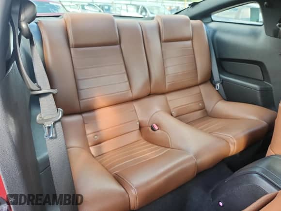 2010 Ford Mustang V6 с VIN 1ZVBP8AN1A5176585, выставлен на аукционе Copart как лот 83781375 с пробегом 94 974 миль миль и На запчасти • Non repairable. История ставок и продаж доступна на DreamBid. Изображение 10.