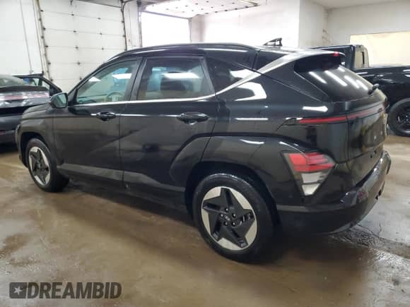 2024 Hyundai Kona Limited z VIN KM8HE3A63RU016557, wystawiony jako Copart lot #69593405 z przebiegiem 5 808 mil mil oraz Czysty tytuł • Clean title. Historia ofert i sprzedaży dostępna na DreamBid. Obrazek 2.