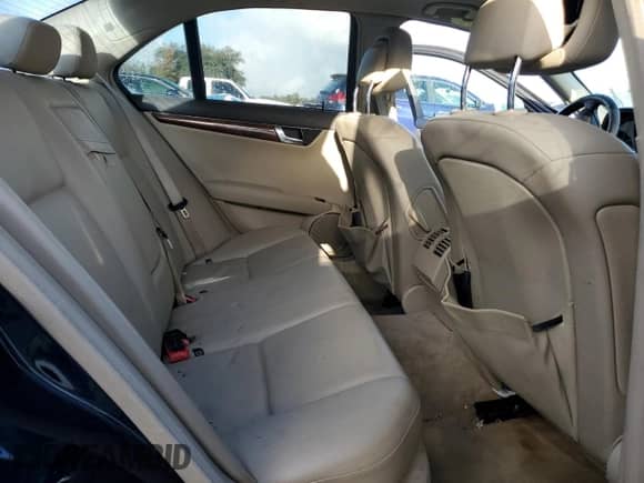 2010 Mercedes-Benz C 300 Sport z VIN WDDGF5EB7AR098225, wystawiony jako Copart lot #84482665 z przebiegiem 169 710 mil mil oraz Szkoda całkowita • Salvage title. Historia ofert i sprzedaży dostępna na DreamBid. Obrazek 10.