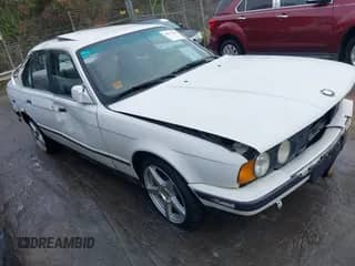 1991 BMW 5 Series z VIN WBAHD6311MBJ59728, wystawiony jako IAAI lot #41992199 z przebiegiem 295 646 mil mil oraz . Historia ofert i sprzedaży dostępna na DreamBid. Obrazek 1.