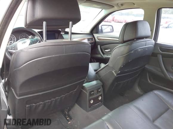 2010 BMW 5 Series 535i с VIN WBANW1C59AC166323, выставлен на аукционе IAAI как лот 42524653 с пробегом Не указан миль и . История ставок и продаж доступна на DreamBid. Изображение 17.