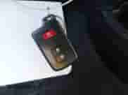 2014 Toyota Prius One z VIN JTDKDTB38E1060695, wystawiony jako IAAI lot #43197934 z przebiegiem 182 244 mil mil oraz . Historia ofert i sprzedaży dostępna na DreamBid. Obrazek 11.