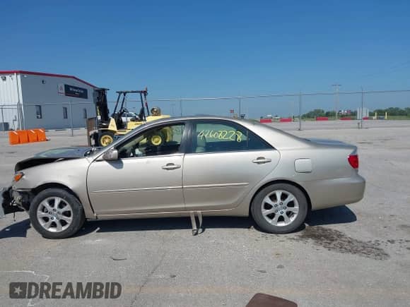 2005 Toyota Camry LE with VIN 4T1BE30K05U533328, listed as a IAAI auction lot 42608228 with Not provided miles and . Bid and sale history available at DreamBid. Image 14.