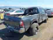 2011 Toyota Tacoma z VIN 5TFUU4ENXBX017402, wystawiony jako IAAI lot #42809226 z przebiegiem Nie podano mil oraz . Historia ofert i sprzedaży dostępna na DreamBid. Obrazek 4.