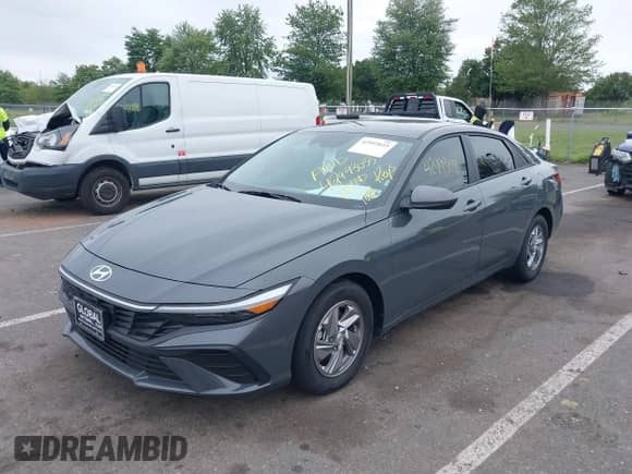 2024 Hyundai Elantra SE с VIN KMHLL4DG7RU844945, выставлен на аукционе IAAI как лот 42993033 с пробегом 12 342 миль миль и . История ставок и продаж доступна на DreamBid. Изображение 2.