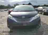 2016 Toyota Sienna XLE z VIN 5TDYK3DC2GS727327, wystawiony jako Copart lot #82152655 z przebiegiem 136 048 mil mil oraz Szkoda całkowita • Salvage title. Historia ofert i sprzedaży dostępna na DreamBid. Obrazek 5.