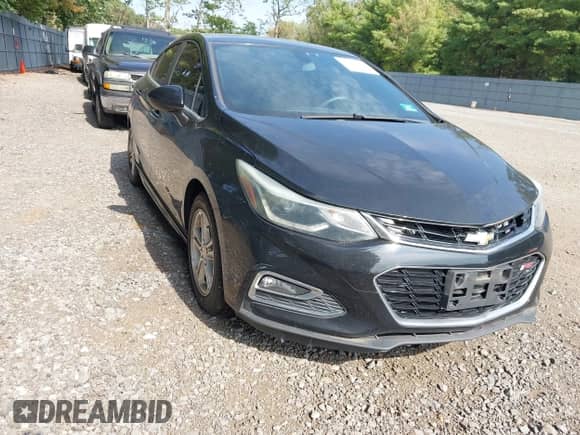 2018 Chevrolet Cruze LT с VIN 1G1BE5SM7J7136702, выставлен на аукционе IAAI как лот 43300058 с пробегом 109 229 миль миль и . История ставок и продаж доступна на DreamBid. Изображение 1.