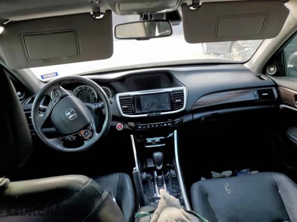 2017 Honda Accord EX-L z VIN 1HGCR2F96HA234462, wystawiony jako Copart lot #85518125 z przebiegiem Nie podano mil oraz Szkoda całkowita • Salvage title. Historia ofert i sprzedaży dostępna na DreamBid. Obrazek 8.