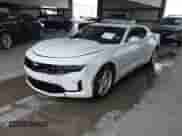 2022 Chevrolet Camaro 1LT z VIN 1G1FB1RX9N0119823, wystawiony jako IAAI lot #41294983 z przebiegiem 66 283 mil mil oraz . Historia ofert i sprzedaży dostępna na DreamBid. Obrazek 2.