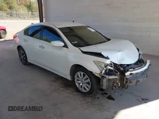 2015 Nissan Altima S z VIN 1N4AL3AP9FC210974, wystawiony jako IAAI lot #43295695 z przebiegiem 261 816 mil mil oraz . Historia ofert i sprzedaży dostępna na DreamBid. Obrazek 1.