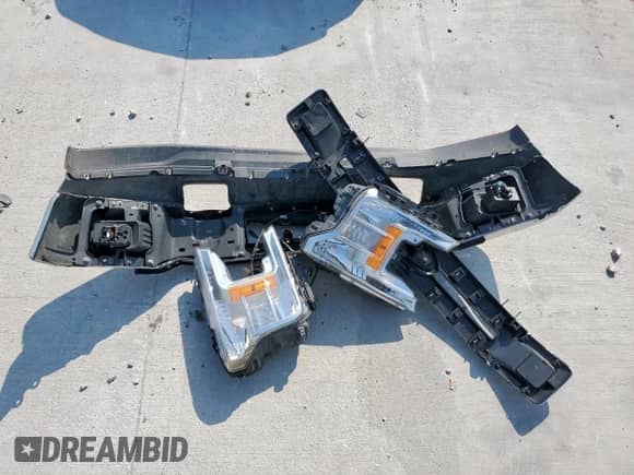 2019 Ford F-150 XL с VIN 1FTFX1E47KFC04124, выставлен на аукционе Copart как лот 71254085 с пробегом 109 966 миль миль и Списание • Salvage title. История ставок и продаж доступна на DreamBid. Изображение 12.