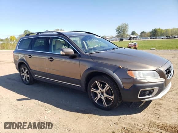 2013 Volvo XC70 T6 with VIN YV4902BZ3D1154097, listed as a Copart auction lot 84746145 with 227,005 mi miles and Salvage title. Bid and sale history available at DreamBid. Image 4.