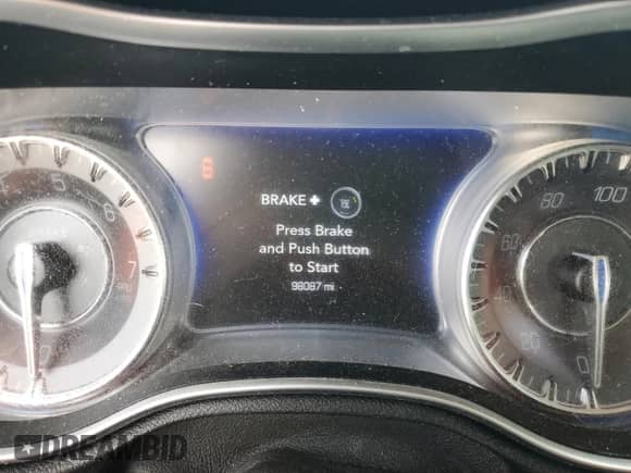 2019 Chrysler 300 Limited с VIN 2C3CCAKG8KH528814, выставлен на аукционе Copart как лот 57974505 с пробегом 98 087 миль миль и Списание • Salvage title. История ставок и продаж доступна на DreamBid. Изображение 9.