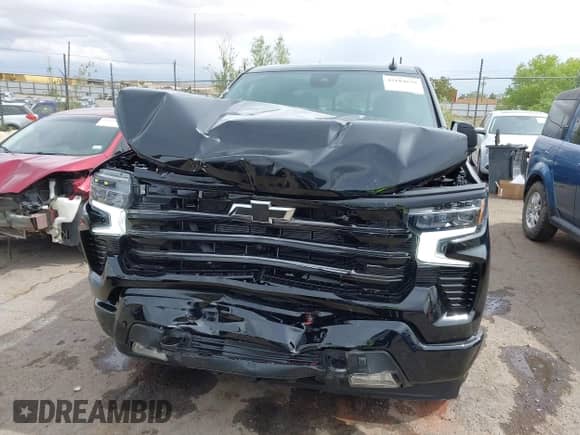 2024 Chevrolet Silverado 1500 High Country z VIN 1GCUDJE81RZ311617, wystawiony jako IAAI lot #42184679 z przebiegiem 2 117 mil mil oraz . Historia ofert i sprzedaży dostępna na DreamBid. Obrazek 12.