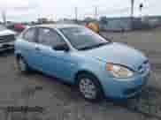 2008 Hyundai Accent GS z VIN KMHCM36C68U090176, wystawiony jako IAAI lot #43394710 z przebiegiem 112 688 mil mil oraz . Historia ofert i sprzedaży dostępna na DreamBid. Obrazek 1.