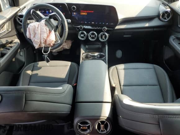 2024 Chevrolet Blazer EV eAWD LT z VIN 3GNKDBRJ1RS268587, wystawiony jako Copart lot #67301375 z przebiegiem 9 652 mil mil oraz Nie do naprawy • Non repairable. Historia ofert i sprzedaży dostępna na DreamBid. Obrazek 8.