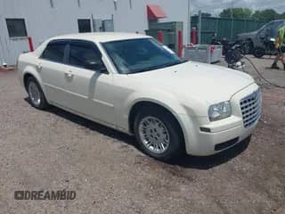 2006 Chrysler 300 with VIN 2C3KA43R56H505340, listed as a IAAI auction lot 42524646 with 134,283 mi miles and . Bid and sale history available at DreamBid. Image 1.