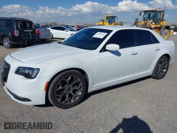2017 Chrysler 300 S с VIN 2C3CCABG2HH646656, выставлен на аукционе IAAI как лот 43305664 с пробегом 64 848 миль миль и . История ставок и продаж доступна на DreamBid. Изображение 17.