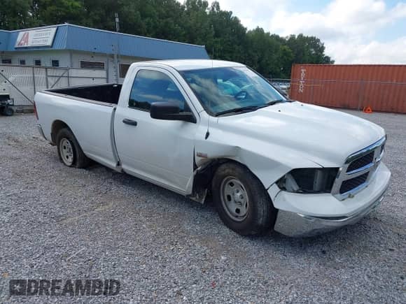 2019 Ram 1500 Tradesman z VIN 3C6JR6DT9KG546982, wystawiony jako IAAI lot #43025625 z przebiegiem 54 967 mil mil oraz . Historia ofert i sprzedaży dostępna na DreamBid. Obrazek 1.